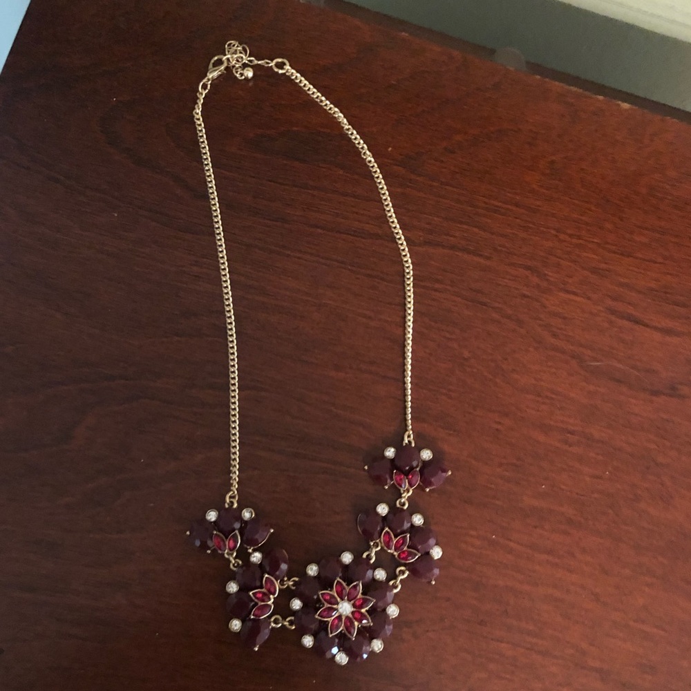 Red statement necklace - Picture 2 of 3